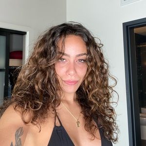 Meet your Posher, Alice